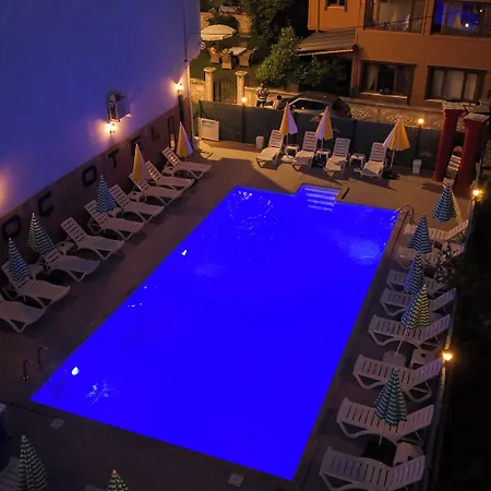 Koc Hotel 3*